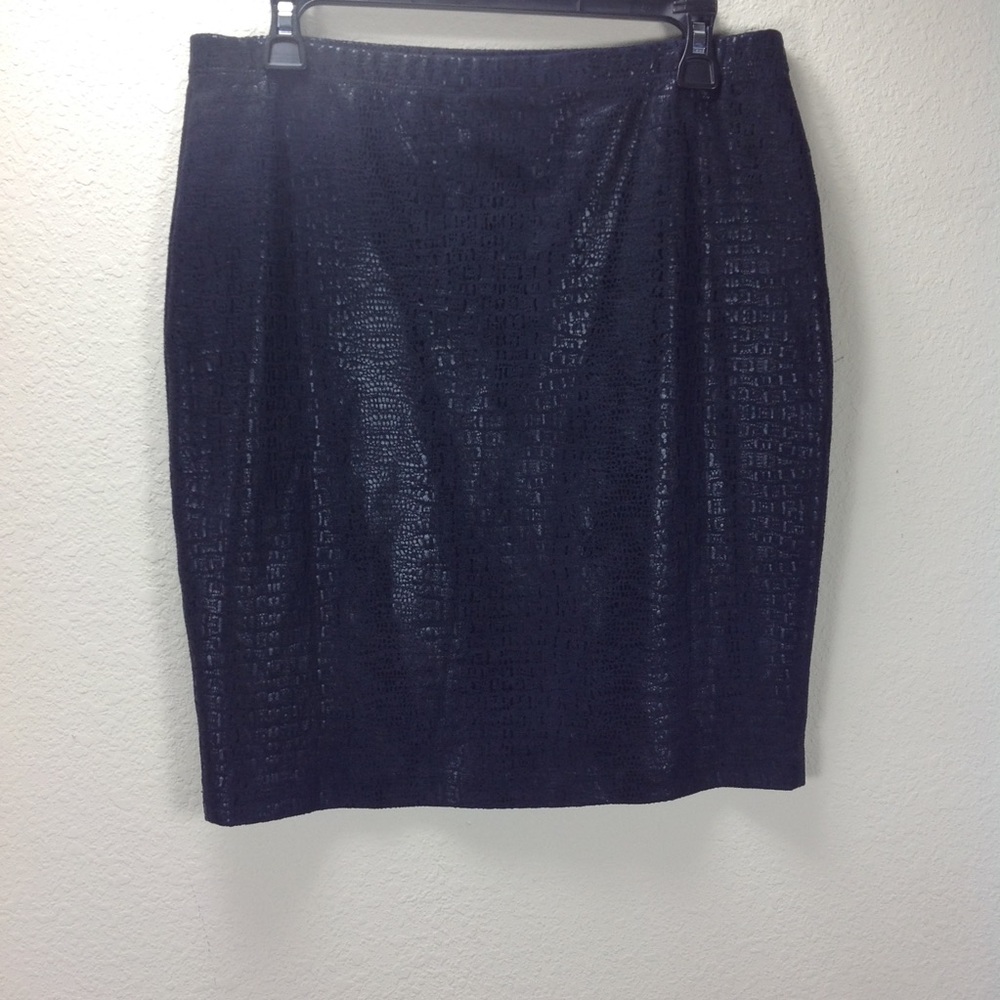 Karen Kane Black Stretch Snakeskin Print Skirt - Picture 3 of 5